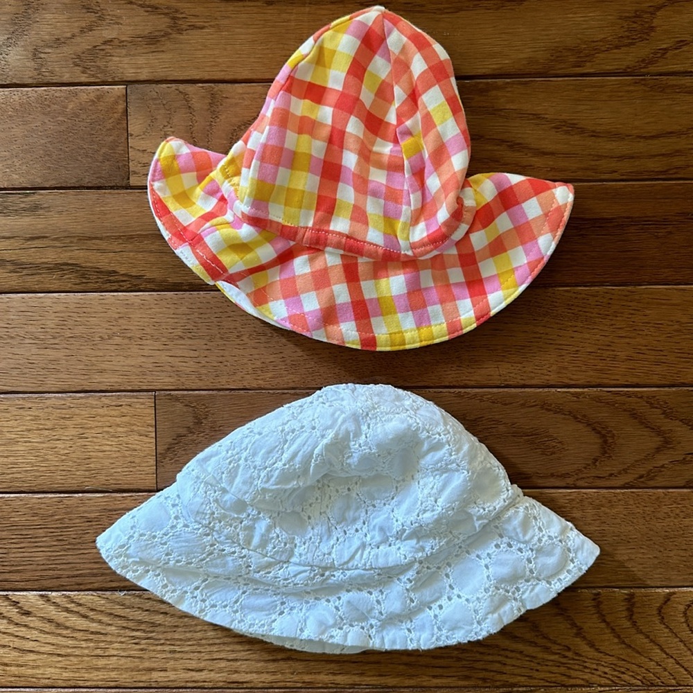 ☀️ISAAC MIZRAHI Baby Girl Sun Hats 9 months bundle white eyelet pink plaid baby